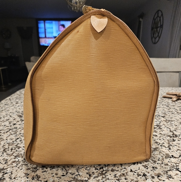 LV Epi Keepall 60 Authentic* - Picture 6 of 14